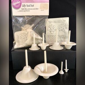 WILTON Lily Nail Royal Icing Cake Decorating 8 Piece/ 3 Sizes 1987 (2 Sets)